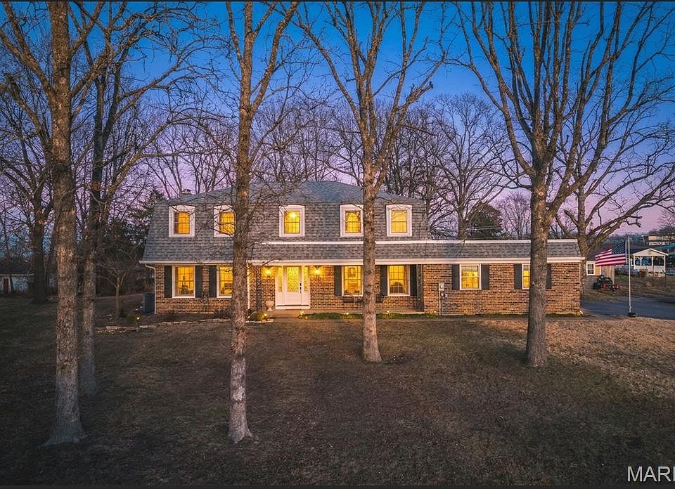 1st image of 611 Penny Ln