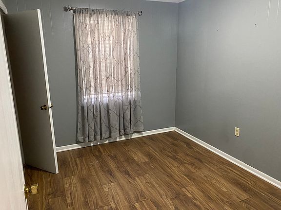4th image of 334 Pine Ave