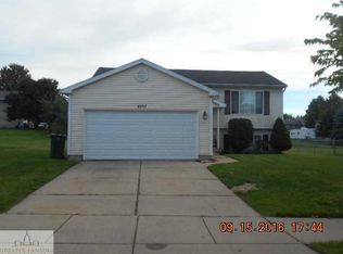 4237 Courtland Dr, Lansing, MI 48911