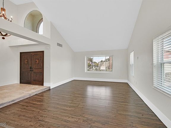 4th image of 3023 Paintedhills Ave