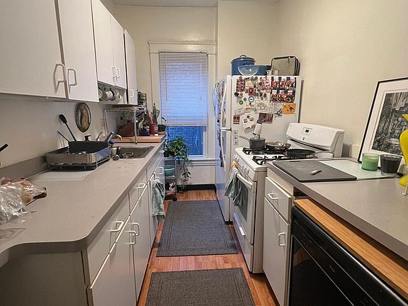 5th image of 2298 Bellfield Ave APT 4