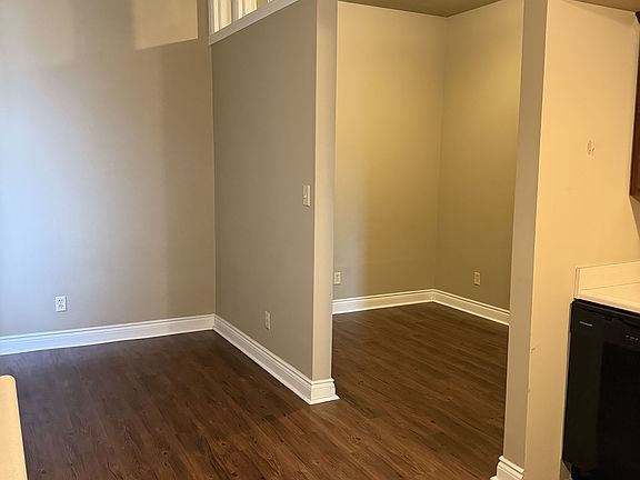 5th image of 110 W Monroe St #6