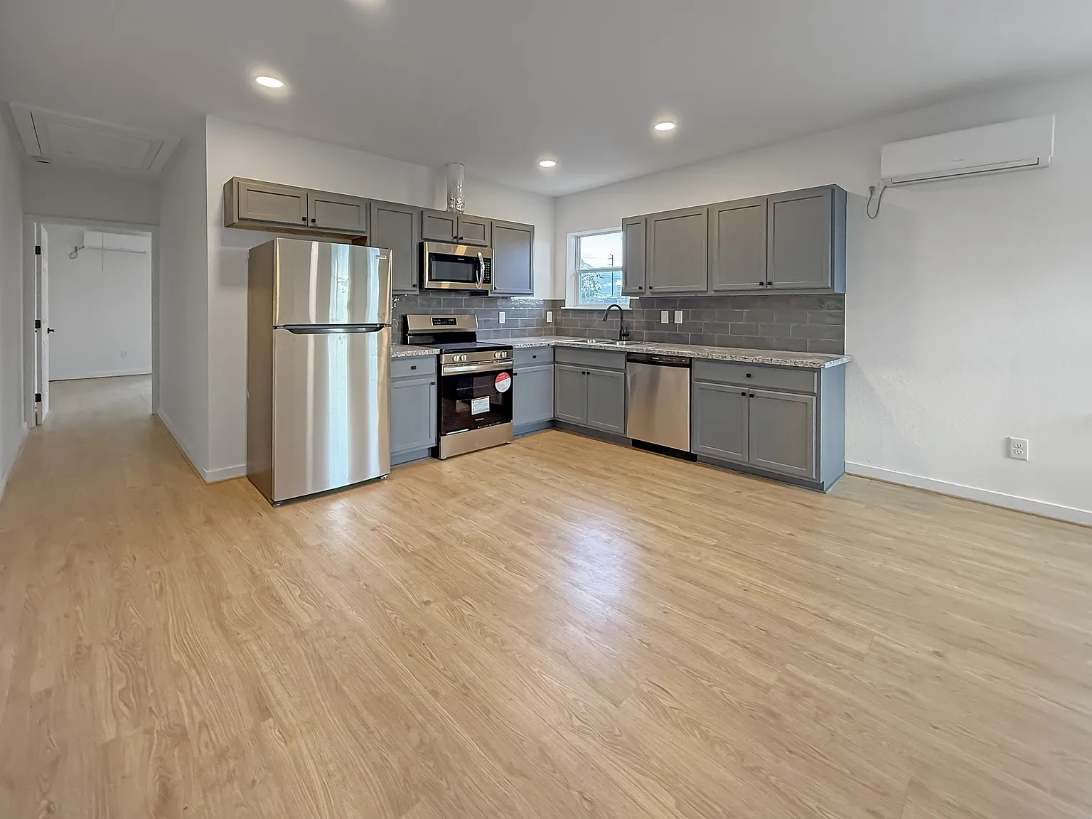 6707 Avenue F - 3 — Photo 2