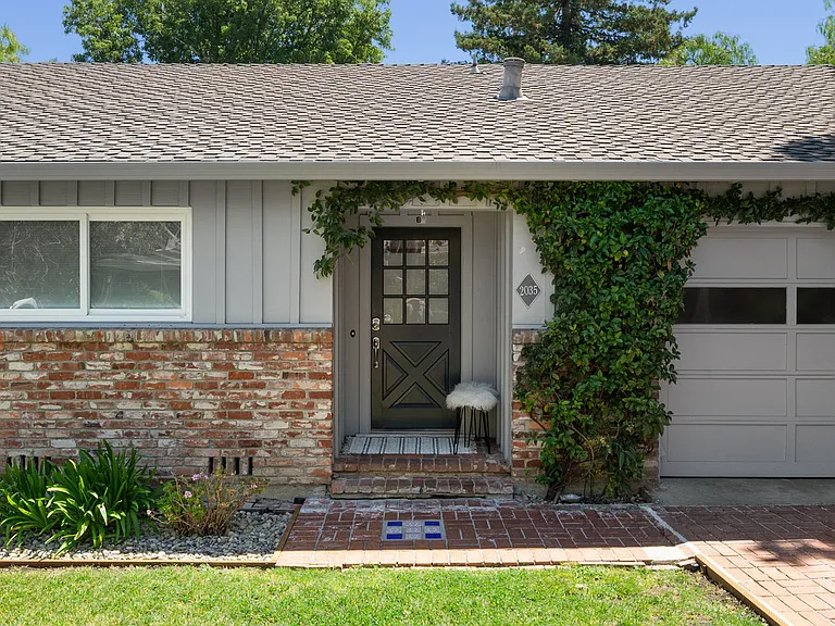 2035 El Prado St — Photo 2