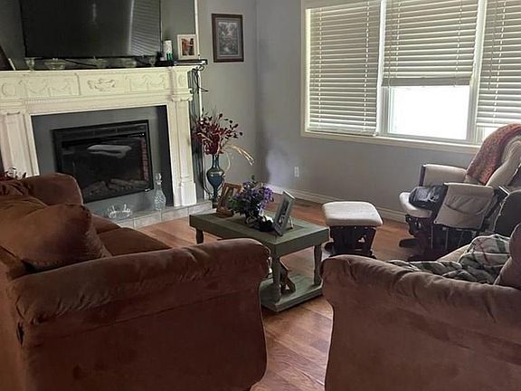 3rd image of 4 Cecil Ln