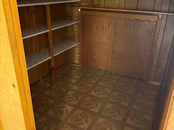 5th image of 18 E 8th St Floor 2