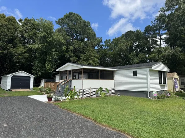 33255 Evergreen Dr, New Church, VA 23415
