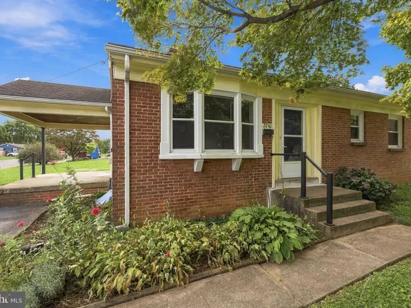 2240 New St, East Petersburg, PA 17520