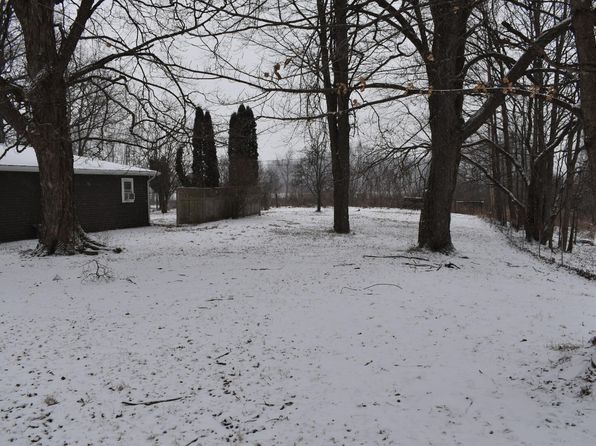 11908 N Meridian Rd, Pleasant Lake, MI 49272