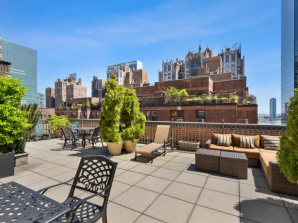 305 East 40th Street image 17 of 25