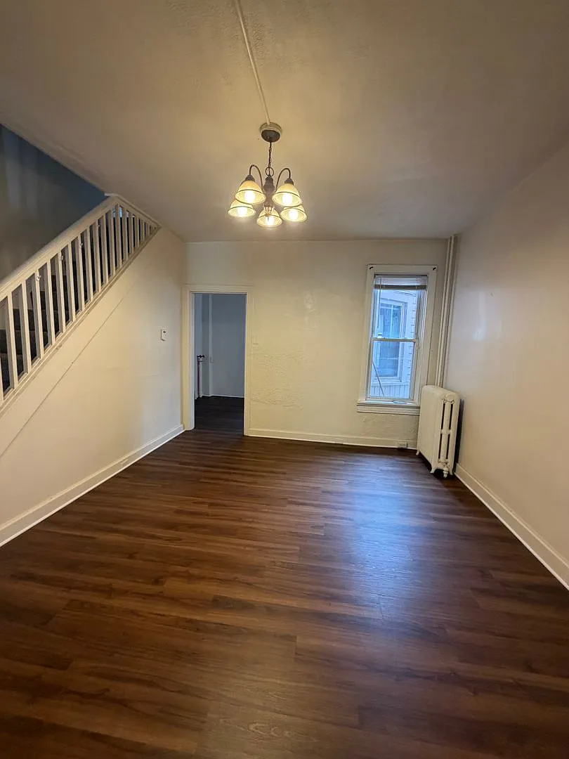 Five bedroom one and a half bath on Manor St! — Photo 3