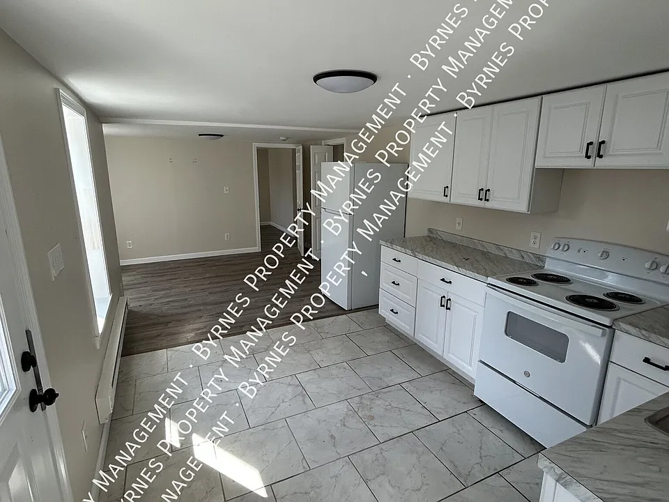 11 5th St #1/2