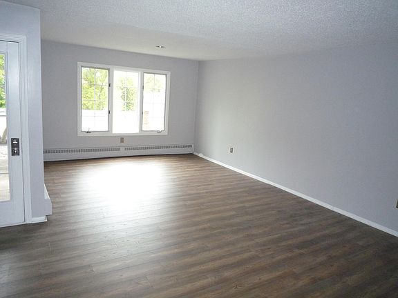 3rd image of 105 Maryland Rd