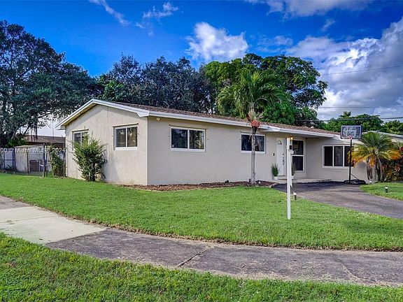 2nd image of 940 NW 181st St