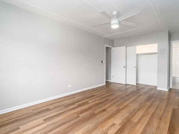 315-329 Kimbell Apartments, 315-329 W Kimbell Ave #315-01, Elmhurst, IL 60126