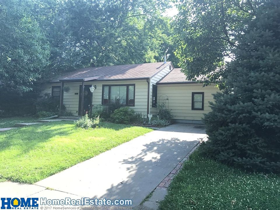 1st image of 2611 S 37th St