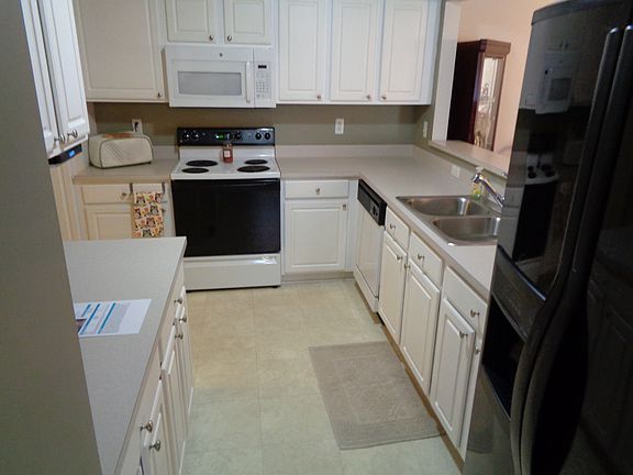 3rd image of 52387 Stoneridge Dr