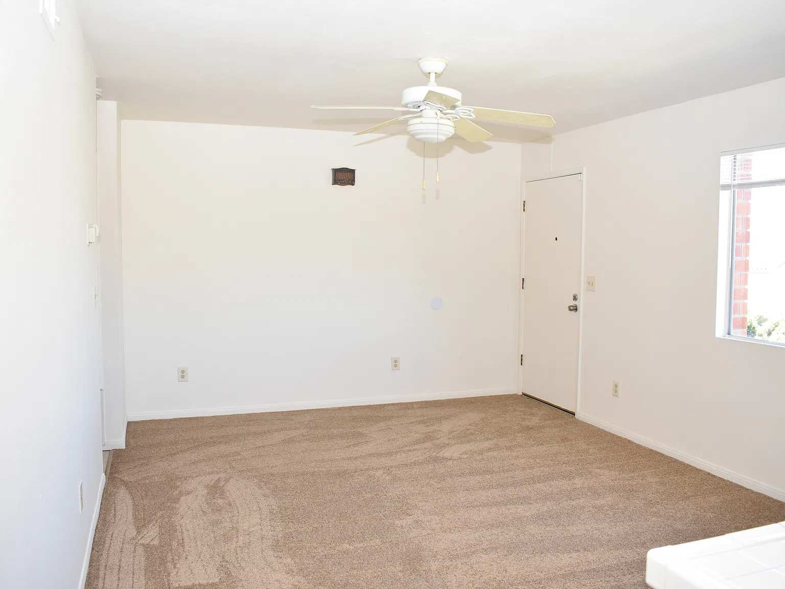2 bed, 600 sqft, $2,550 — Photo 3