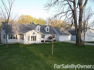 1613 E Bremer Ave, Waverly, IA 50677