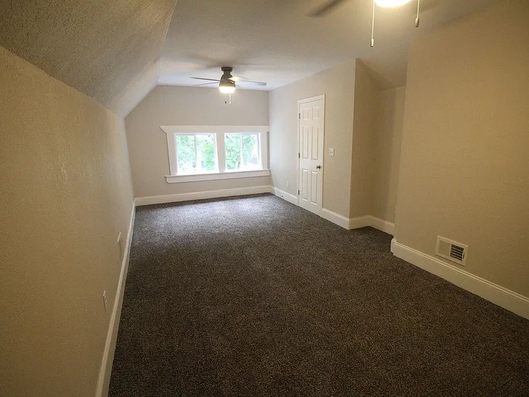 2161 N 48th St #UPPER — Photo 35
