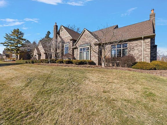 5th image of 207 Lake Shore Rd