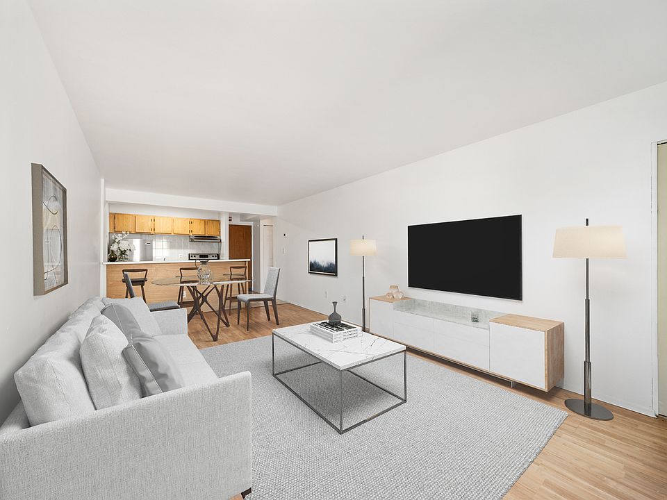 NEWLY RENOVATED BRIGHT ONE BEDROOM