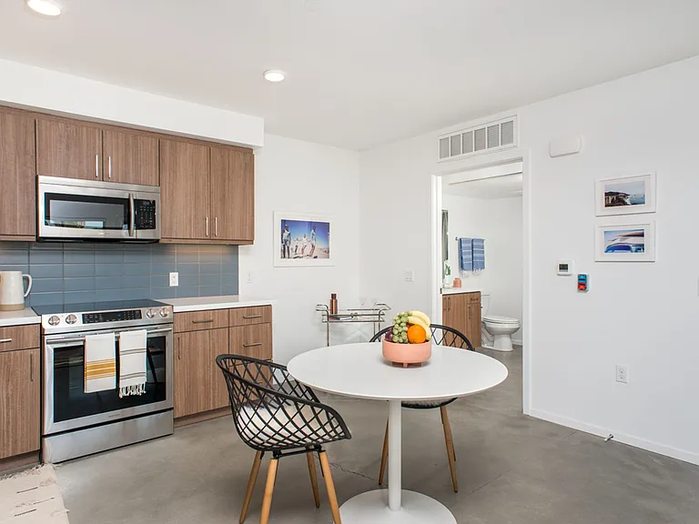 The Californian Coastal Apartments — Photo 18