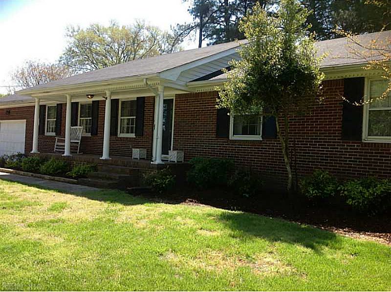 1st image of 221 Woodbridge Dr