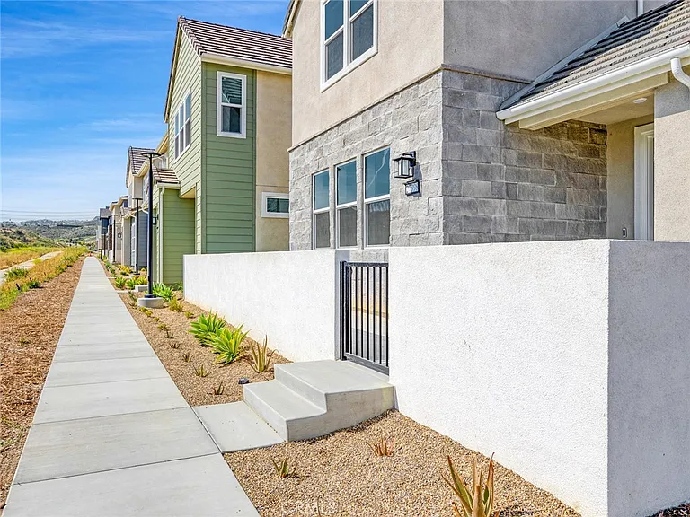27398 Fox Den Pl — Photo 3