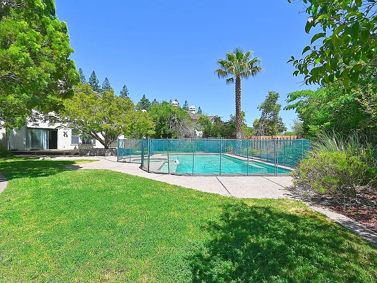 44144 Ibero Way — Photo 10