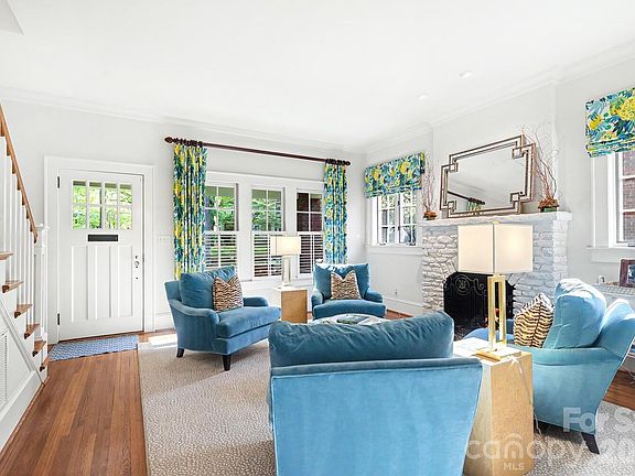 3rd image of 2317 Charlotte Dr