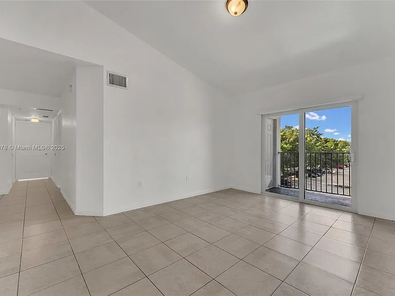 15400 SW 284th St #1312 — Photo 2
