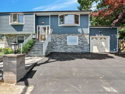 5 Monaton Drive, Huntington Station, NY, 11746