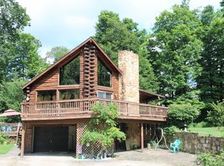 1961 W Sterling Rd, Burbank, OH 44214