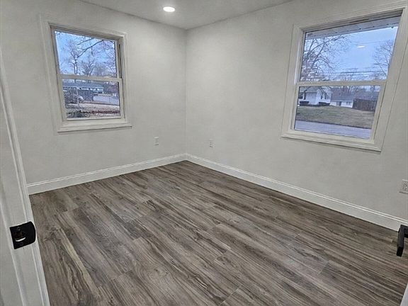 5th image of 23 Dondi Rd