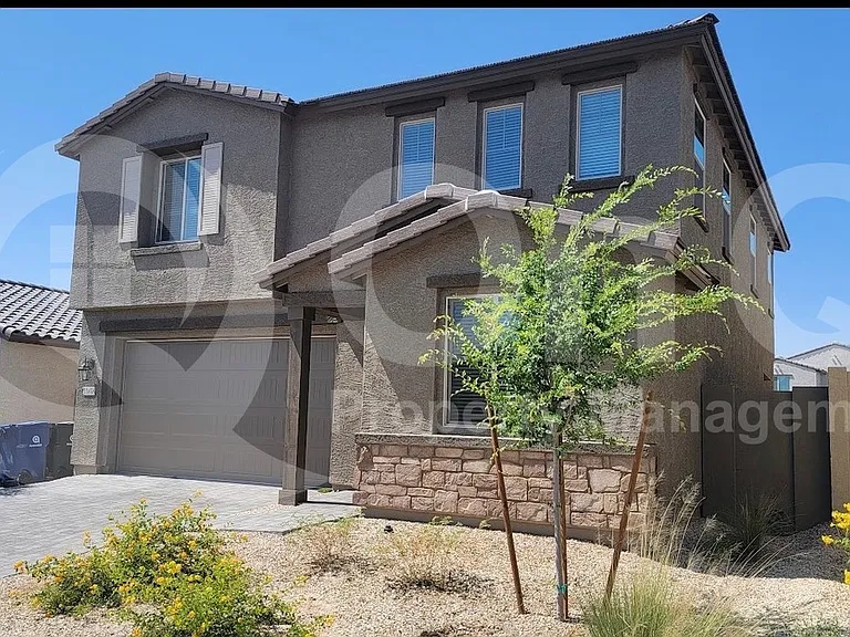 10838 W Marguerite Ave — Photo 2