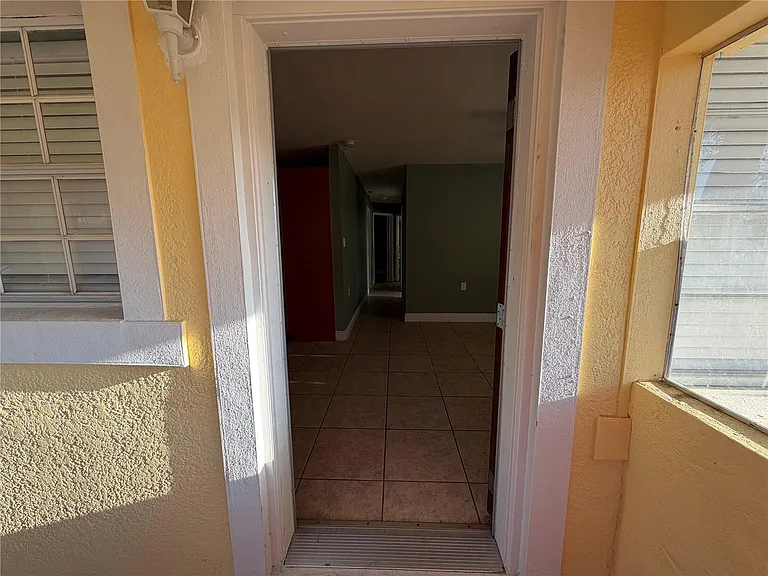 1205 Avenue I — Photo 25
