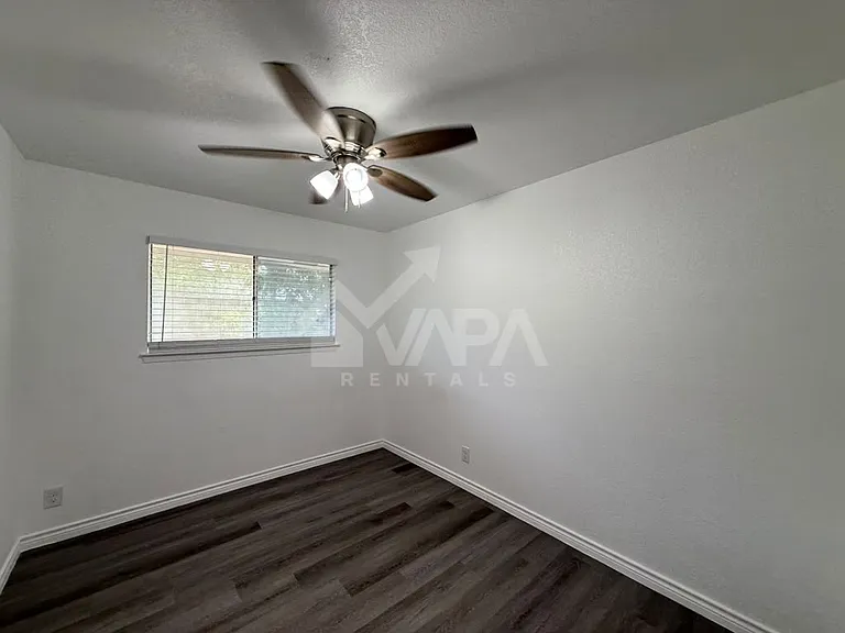 8007 Lake Frst — Photo 13