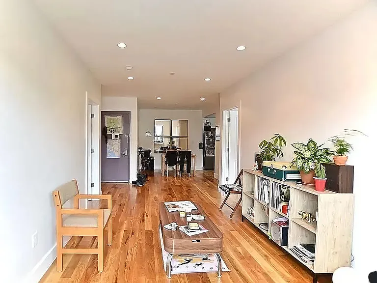 220 Vernon Ave #4B — Photo 3