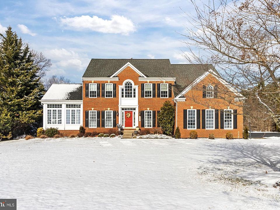 1st image of 106 Bower Ln