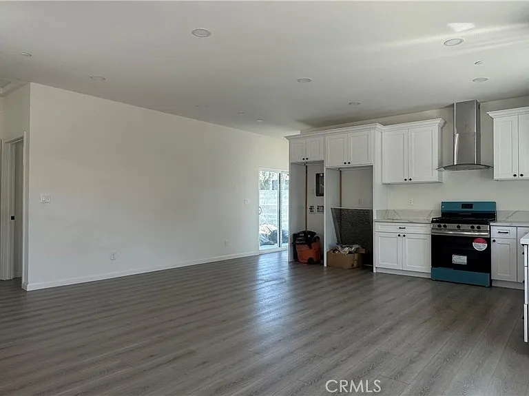 115 Owens — Photo 2
