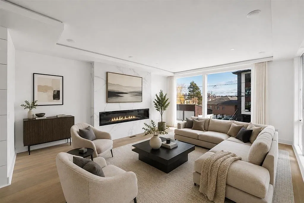 4 bed, 5.0 bath, 4000 sqft, $8,200 — Photo 2