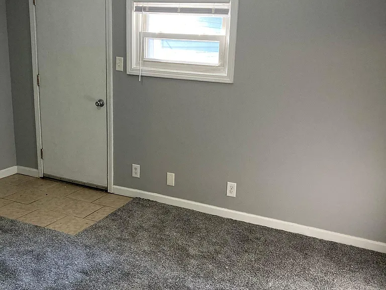 827 W Berry Ave — Photo 5