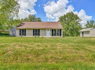 3801 Whispering Ln, Roanoke, VA 24014