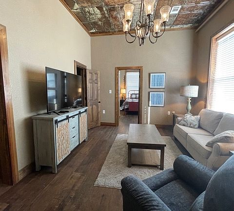 3rd image of 121 S Jefferson St #1