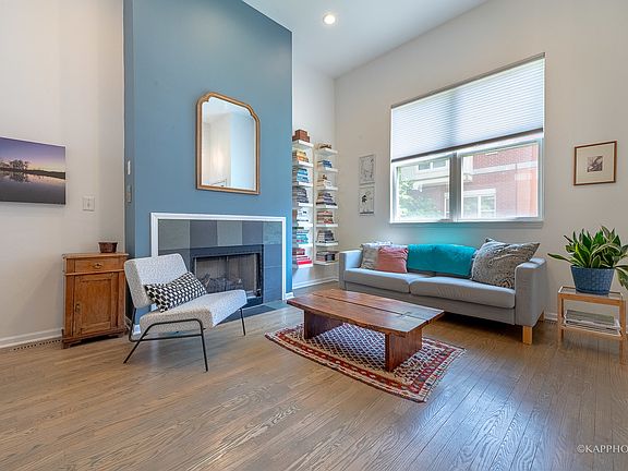 4th image of 3651 W Cornelia Ave Unit B