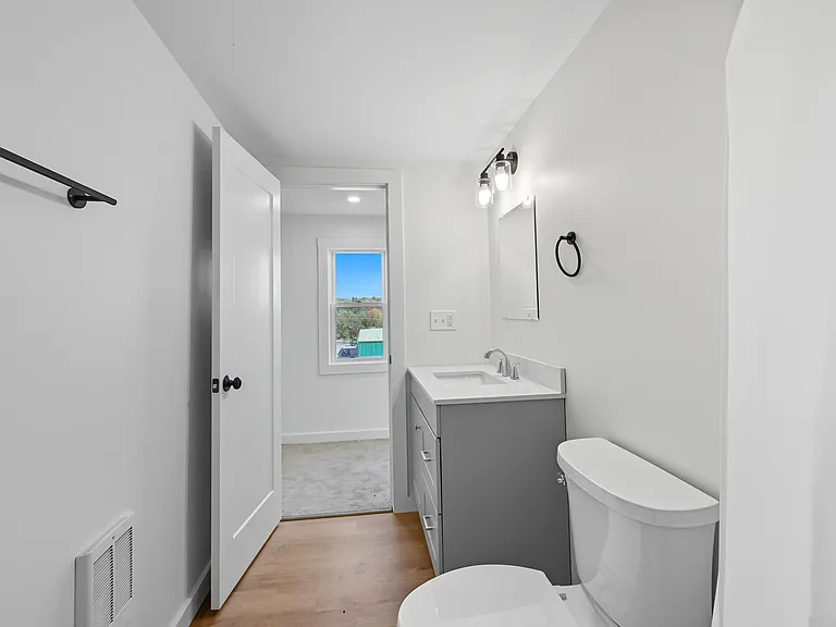 64 Leighton Rd — Photo 33