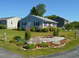 2 Martin Ct, Narragansett, RI 02882