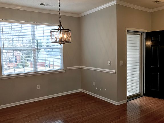 Dining - Beautiful hardwoods