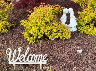 1071 Cozzens Ln, North Brunswick, NJ 08902